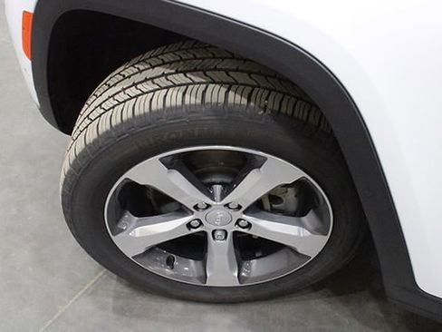 Used 2021 Jeep Grand Cherokee L Limited w/ Luxury Tech Group II image 52