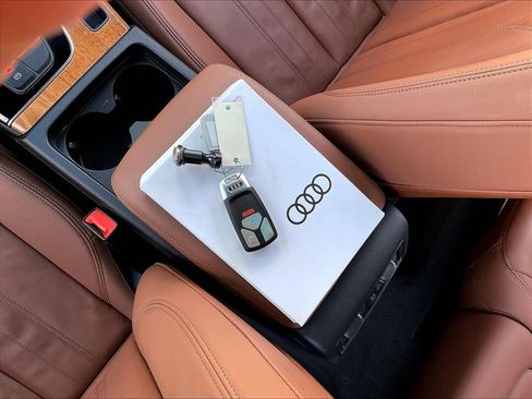 Used 2023 Audi Q5 2.0T Premium w/ Convenience Package AWD/4WD image 35