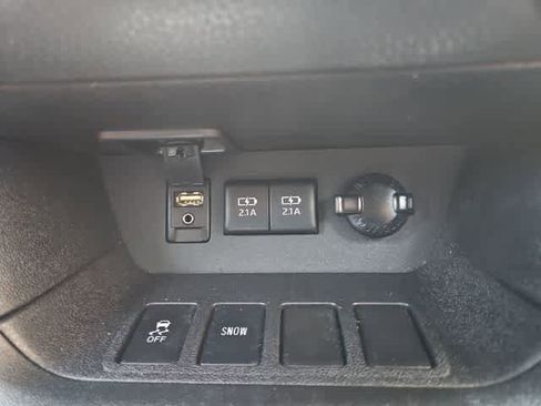 Used 2018 Toyota Highlander Limited FWD image 52