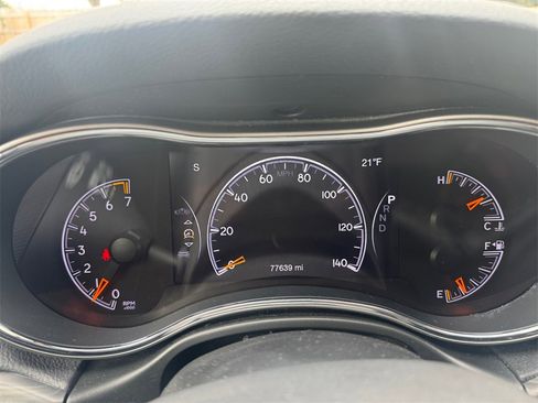 Used 2020 Jeep Grand Cherokee Altitude image 21