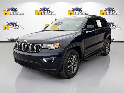 Used 2018 Jeep Grand Cherokee Laredo image 1