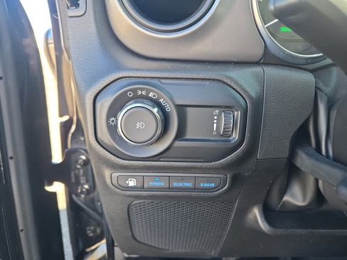 Used 2023 Jeep Wrangler Unlimited w/ Cold Weather Group image 22