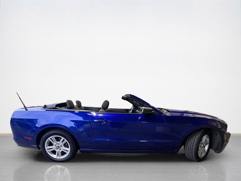 Used 2013 Ford Mustang Convertible image 2
