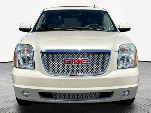 Used 2013 GMC Yukon Denali AWD/4WD image 2
