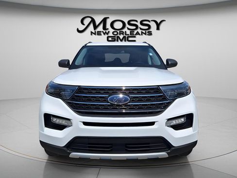 Used 2022 Ford Explorer XLT w/ Equipment Group 202A image 2