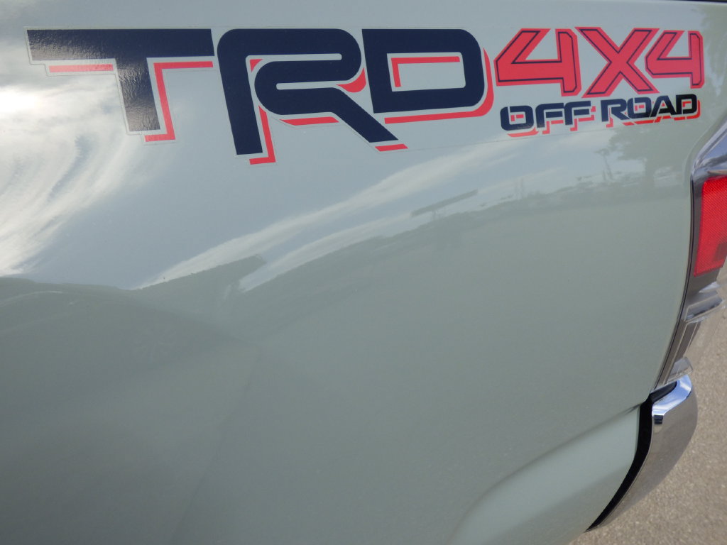 Used 2023 Toyota Tacoma TRD Off-Road AWD/4WD image 12