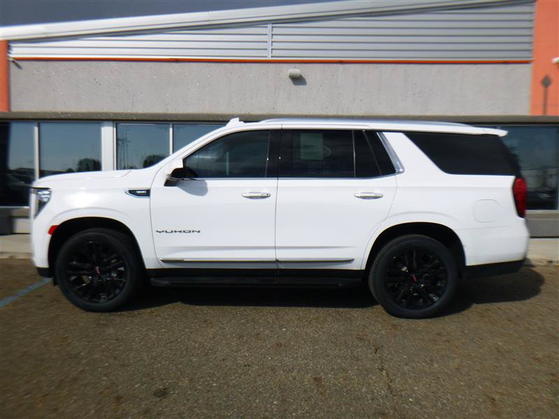 Used 2023 GMC Yukon SLT AWD/4WD image 2