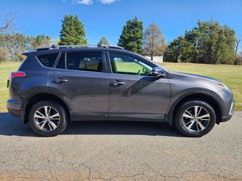 Used 2017 Toyota RAV4 XLE image 5