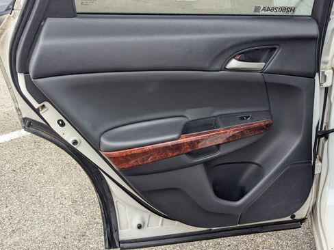 Used 2010 Honda Crosstour EX image 11