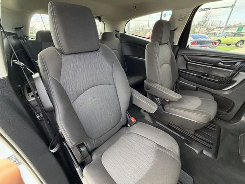 Used 2017 Chevrolet Traverse LT w/ Style and Technology Package AWD/4WD image 16