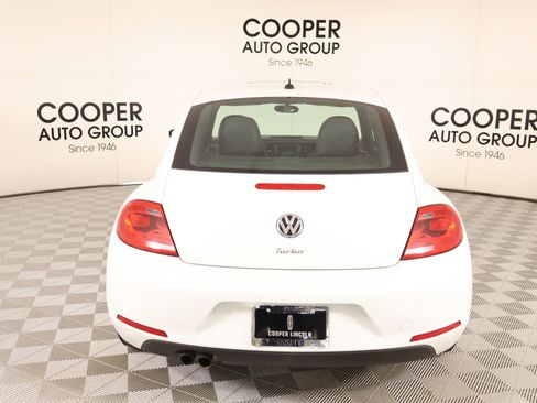 Used 2016 Volkswagen Beetle 1.8T Classic FWD image 19