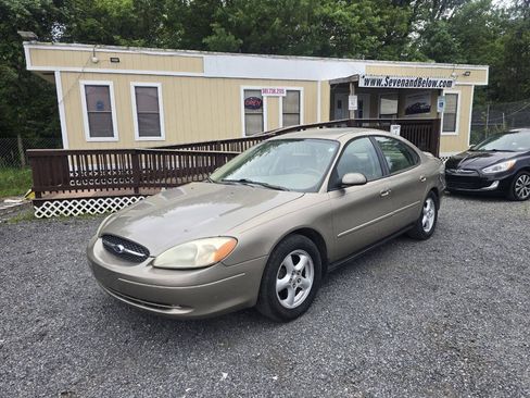 Used 2003 Ford Taurus SES FWD image 2