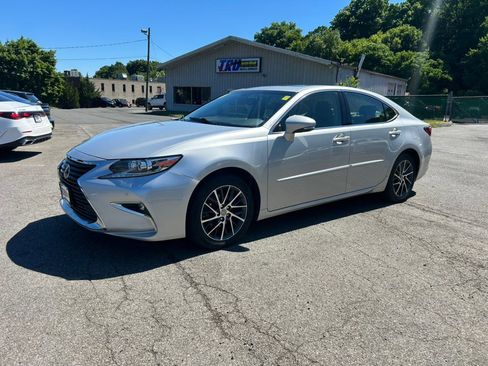Used 2016 Lexus ES 350 w/ Navigation System Package FWD image 1