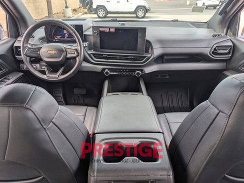 Used 2024 Chevrolet Silverado EV W/T AWD/4WD image 33