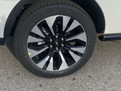 New 2026 Ford Expedition Platinum w/ Driver's Package image 7