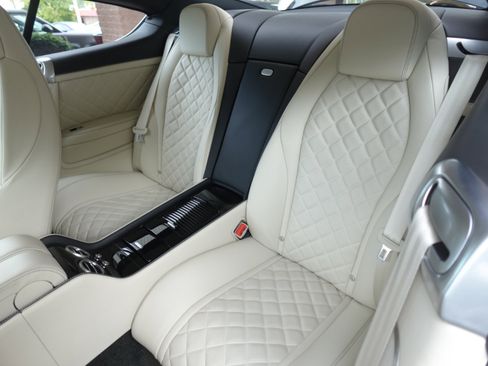 Used 2016 Bentley Continental GT image 13