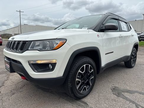 Used 2020 Jeep Compass Trailhawk AWD/4WD image 3