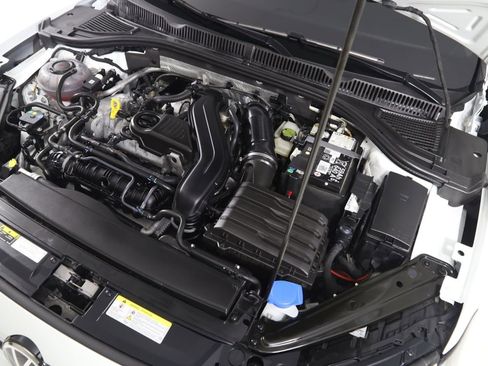 Used 2025 Volkswagen Jetta SEL FWD image 19
