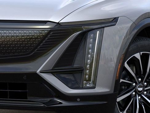 New 2026 Cadillac Lyriq Sport image 10