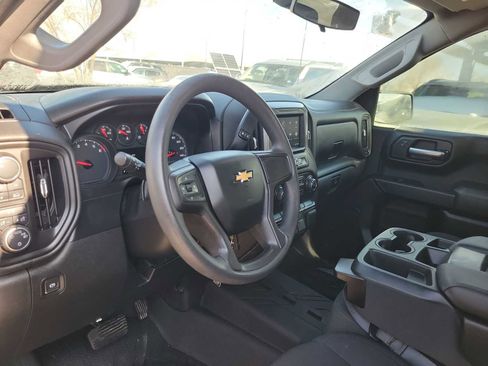 Used 2021 Chevrolet Silverado 1500 Custom image 2