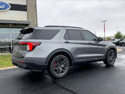 Used 2025 Ford Explorer ST w/ Sun And Sound Package AWD/4WD image 6