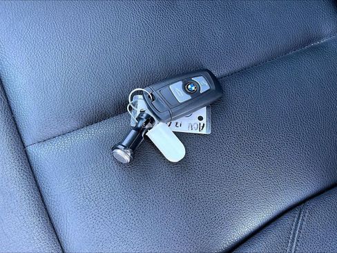 Used 2014 BMW 320i Sedan image 14