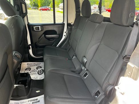 Used 2022 Jeep Gladiator Sport AWD/4WD image 27