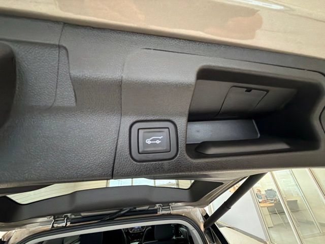 Used 2023 GMC Acadia AT4 AWD/4WD image 17