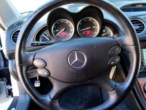 Used 2005 Mercedes-Benz SL 500 image 16