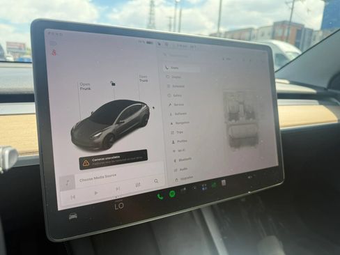 Used 2021 Tesla Model 3 Standard Range Plus RWD image 13