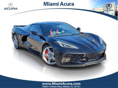 Used 2021 Chevrolet Corvette Stingray w/ Z51 Performance Package image 1