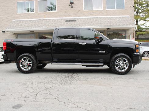 Used 2019 Chevrolet Silverado 2500 High Country w/ Duramax Plus Package AWD/4WD image 25