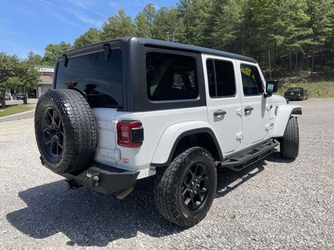 Used 2019 Jeep Wrangler Unlimited Sahara AWD/4WD image 22