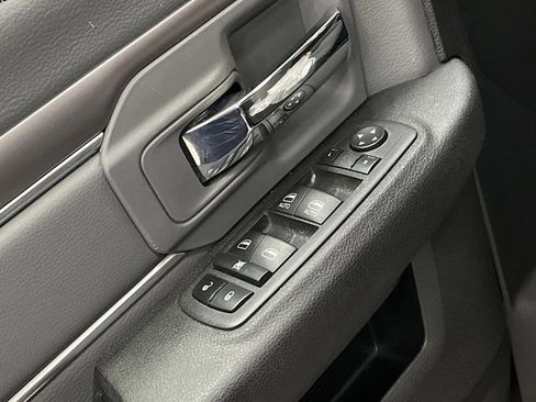 Used 2022 RAM 1500 Classic SLT image 24