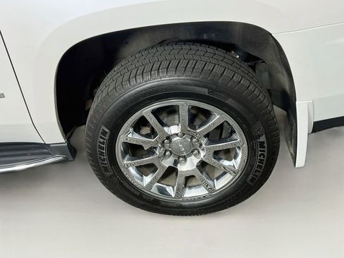 Used 2016 GMC Yukon XL Denali RWD image 27