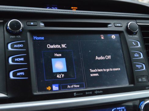 Used 2018 Toyota Highlander XLE image 19