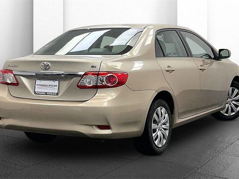 Used 2013 Toyota Corolla LE image 11