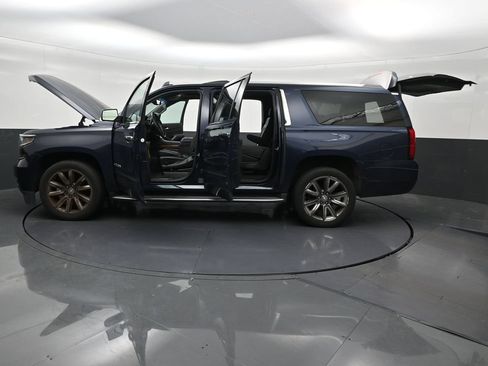 Used 2019 Chevrolet Suburban Premier RWD image 33