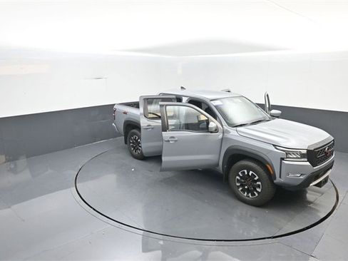 Used 2022 Nissan Frontier PRO-4X image 29
