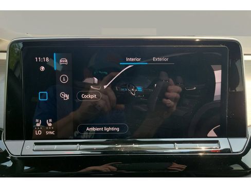 Used 2024 Volkswagen Atlas Cross Sport SE FWD image 20