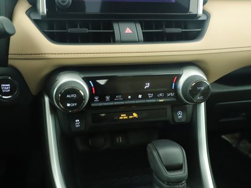 Used 2023 Toyota RAV4 XLE w/ Convenience Package image 15