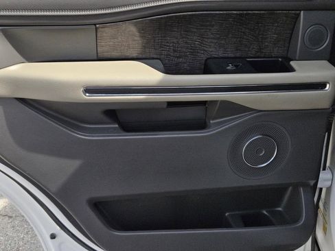 Used 2018 Ford Expedition Limited w/ Equipment Group 301A image 14