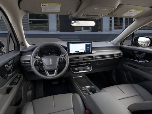 New 2026 Lincoln Corsair Premiere image 9