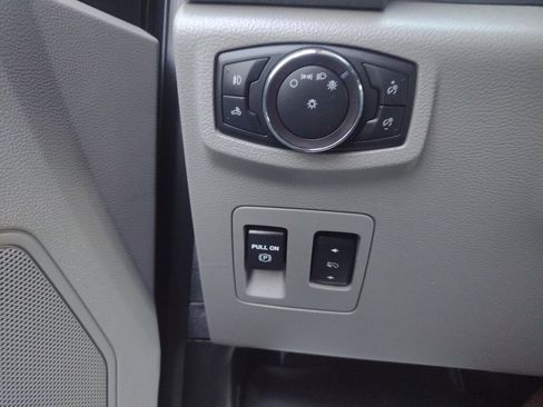 Used 2019 Ford F150 XLT w/ Equipment Group 302A Luxury image 18