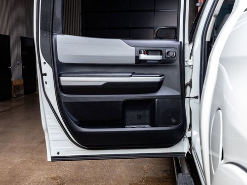 Used 2020 Toyota Tundra Limited w/ Limited Premium Package image 38