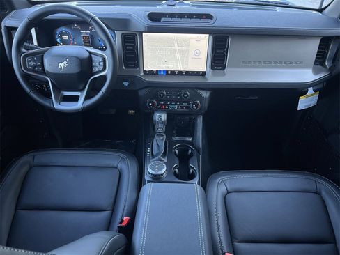 New 2025 Ford Bronco Outer Banks w/ Sasquatch Package image 2