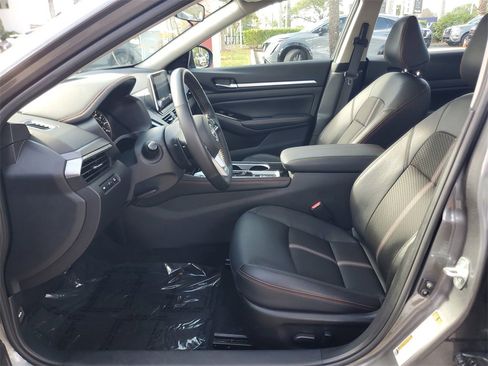 Certified 2025 Nissan Altima 2.5 SR image 17