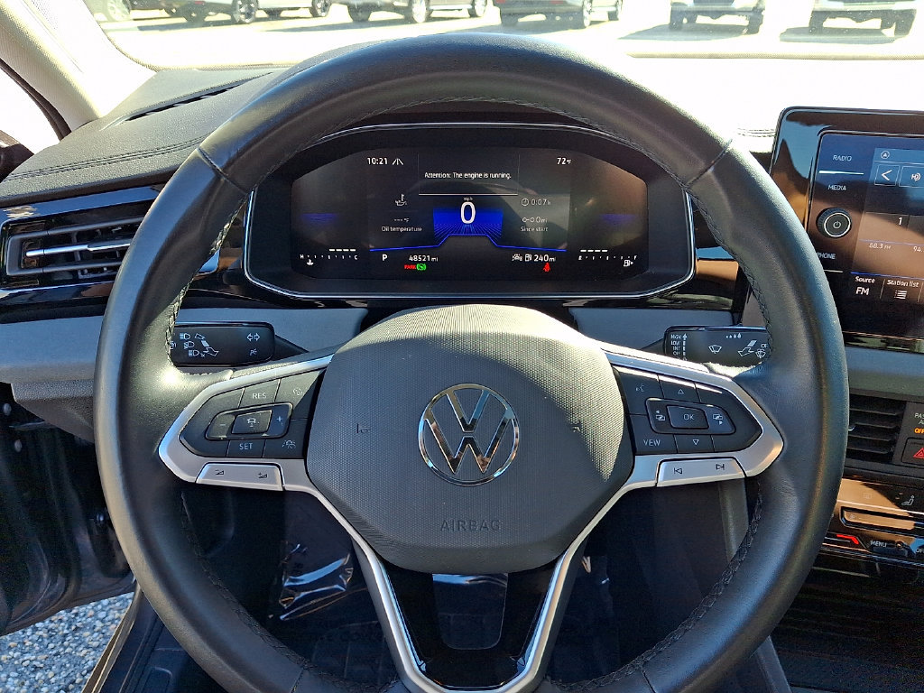 Used 2025 Volkswagen Jetta SE FWD image 19