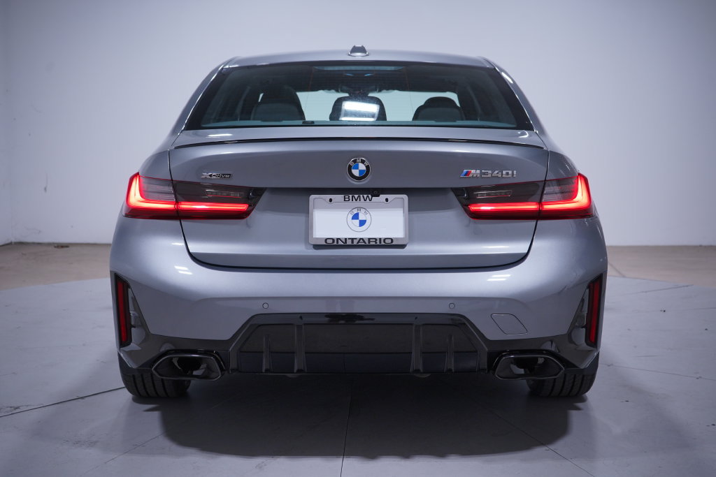 Used 2024 BMW M340i xDrive w/ Driving Assistance Package AWD/4WD image 5