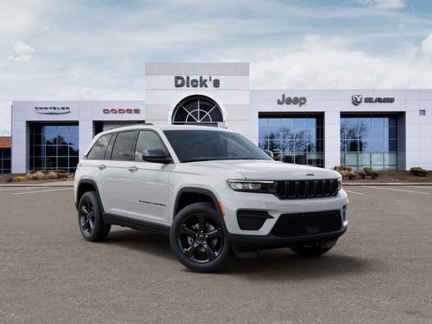 New 2025 Jeep Grand Cherokee Altitude AWD/4WD image 5